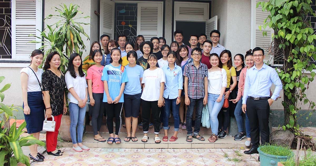 trao-sach-gui-hy-vong-nhan-qua-don-yeu-thuong-sos-4